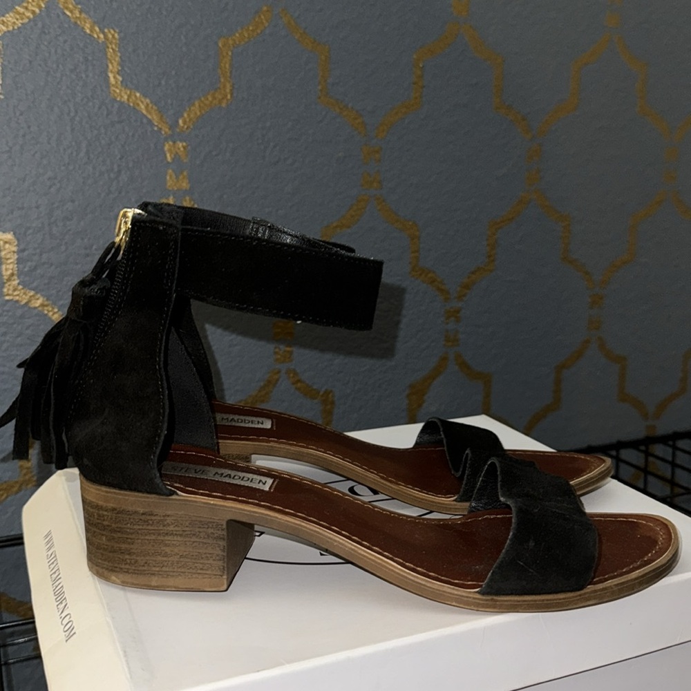 Steve Madden Darcie black suede sandal 9.5